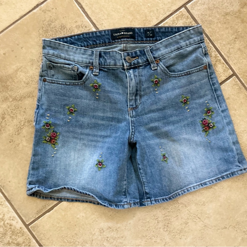 Lucky Brand Women's Embroidered Blue Jean Shorts, size 29, EUC